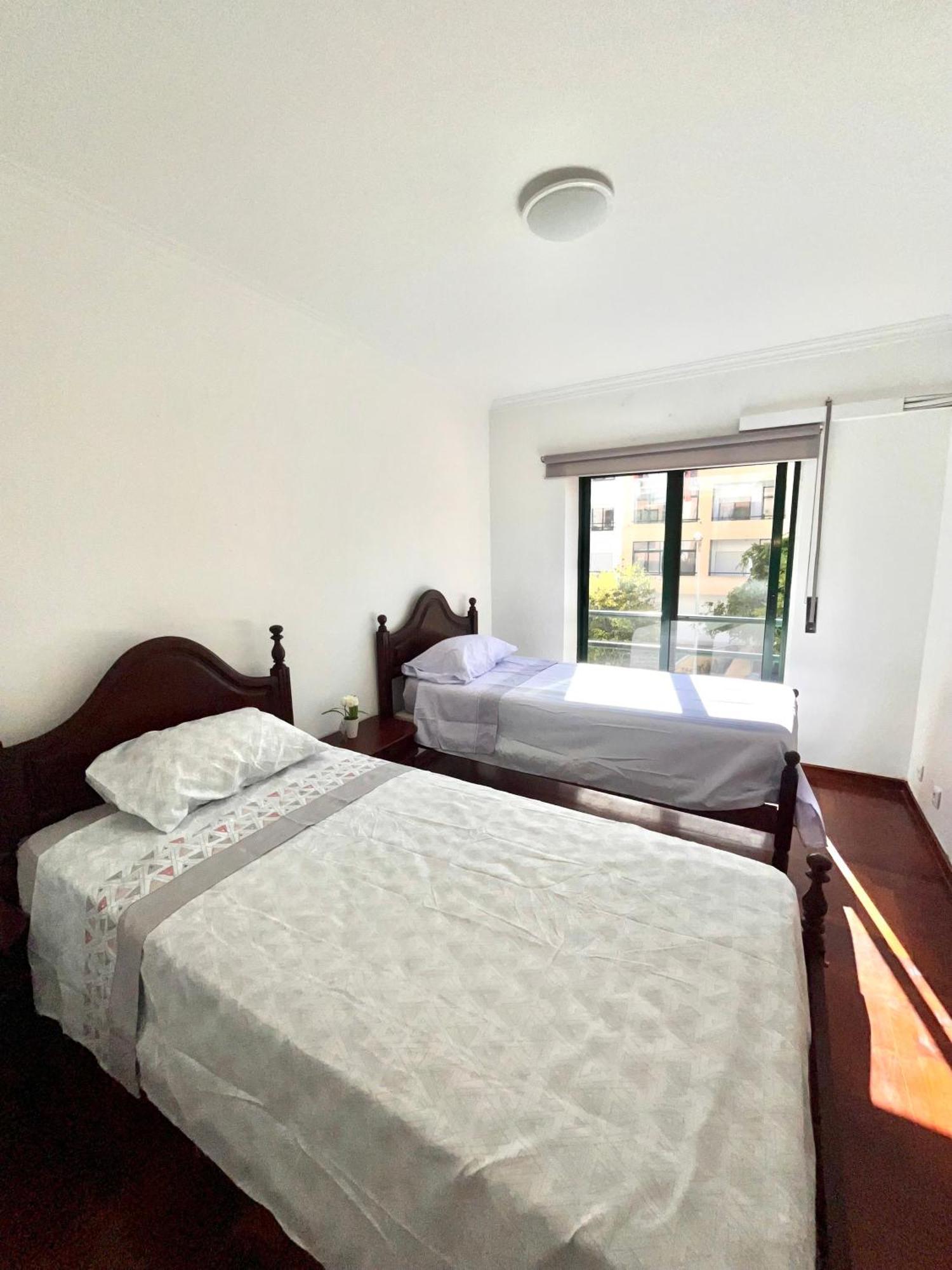 Апартаменти Quarto Boa Localizacao Com Cozinha E Casa De Banho Капаріка Екстер'єр фото